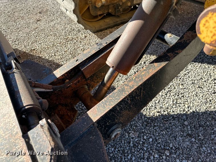 image for item DQ1556 2013 Vermeer RTX1250  trencher