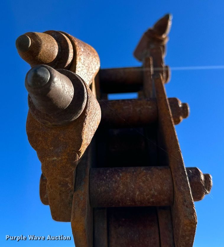 image for item DQ1556 2013 Vermeer RTX1250  trencher