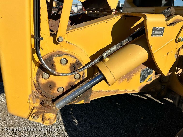 image for item DQ1556 2013 Vermeer RTX1250  trencher