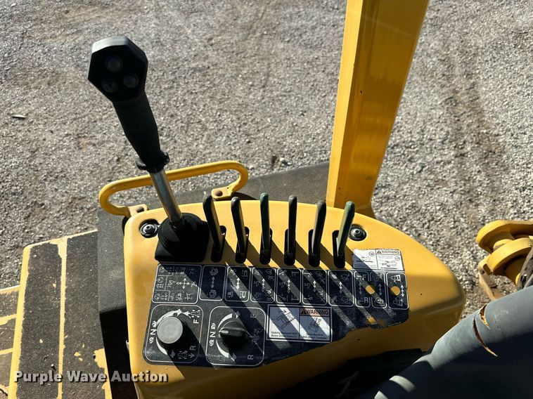 image for item DQ1556 2013 Vermeer RTX1250  trencher