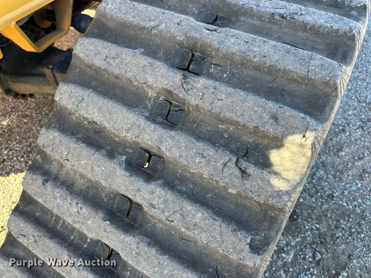 image for item DQ1556 2013 Vermeer RTX1250  trencher