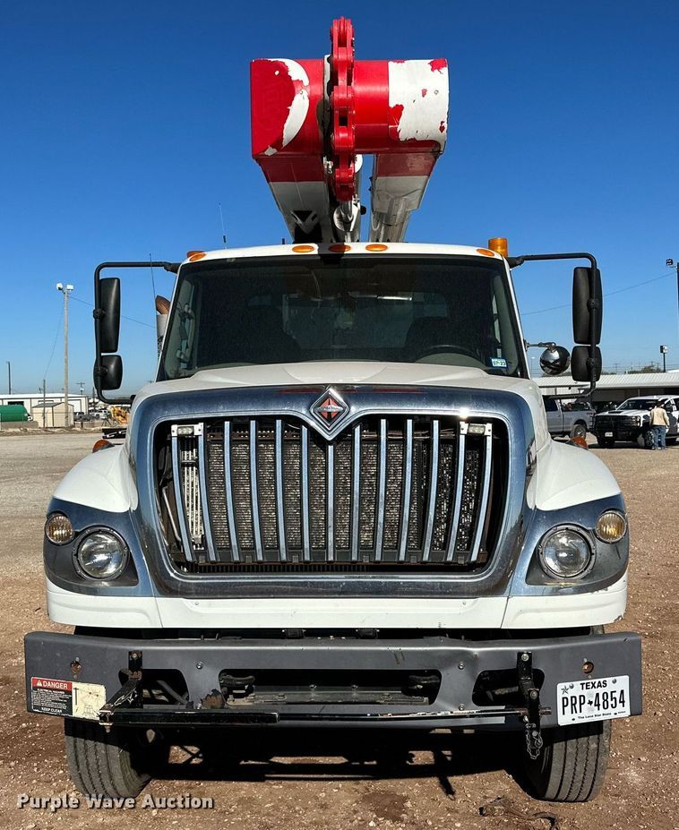 image for item DQ1558 2012 International WorkStar 7400  bucket truck