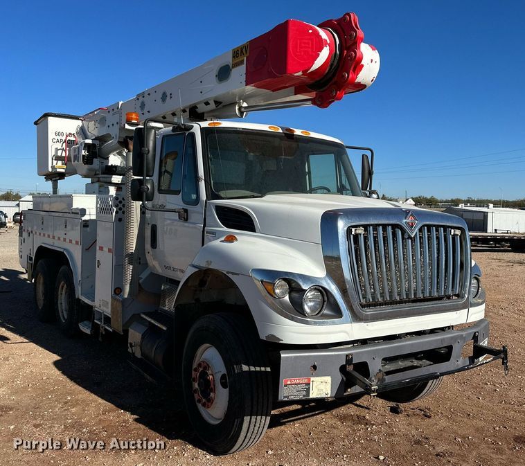 image for item DQ1558 2012 International WorkStar 7400  bucket truck