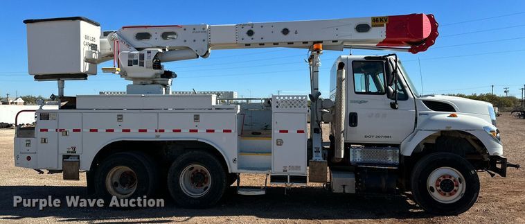 image for item DQ1558 2012 International WorkStar 7400  bucket truck