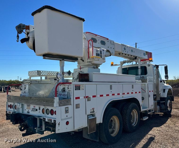 image for item DQ1558 2012 International WorkStar 7400  bucket truck