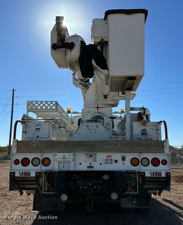 image for item DQ1558 2012 International WorkStar 7400  bucket truck