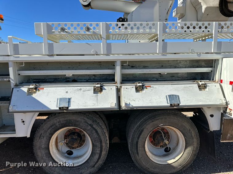 image for item DQ1558 2012 International WorkStar 7400  bucket truck