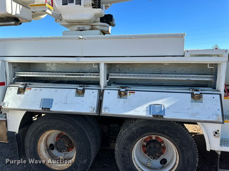 image for item DQ1558 2012 International WorkStar 7400  bucket truck