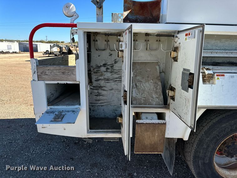 image for item DQ1558 2012 International WorkStar 7400  bucket truck