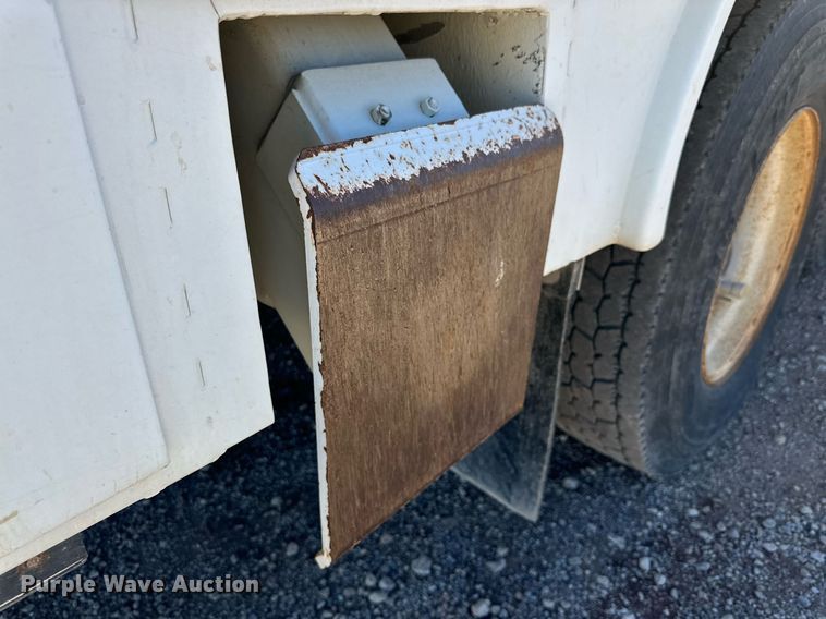 image for item DQ1558 2012 International WorkStar 7400  bucket truck