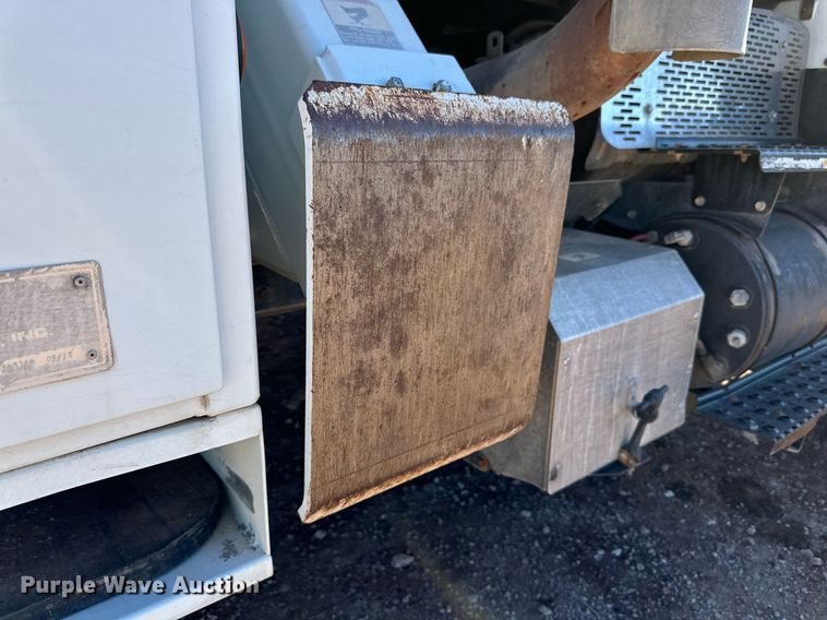 image for item DQ1558 2012 International WorkStar 7400  bucket truck