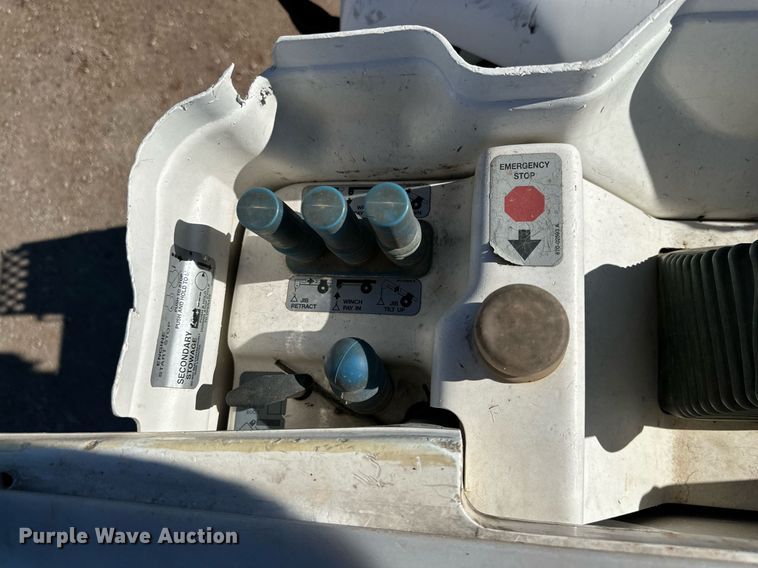 image for item DQ1558 2012 International WorkStar 7400  bucket truck