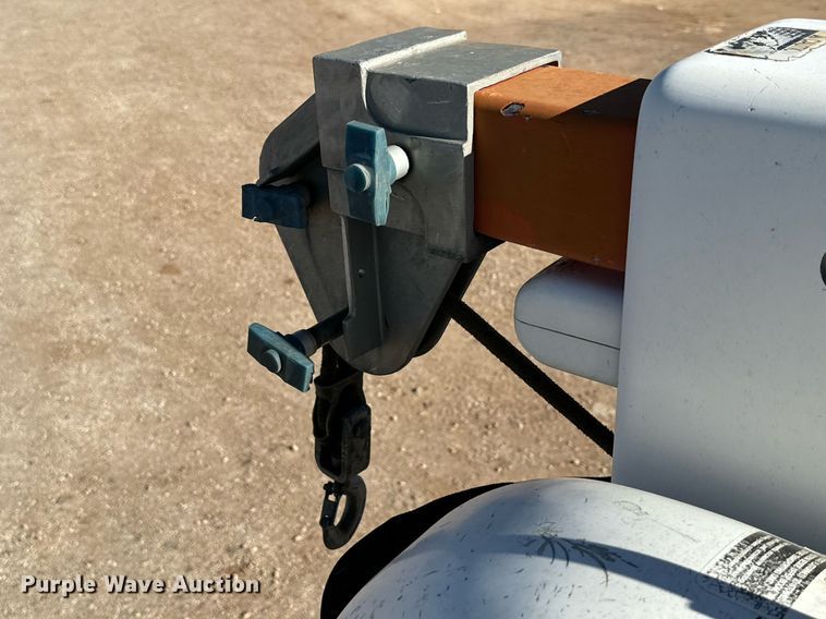 image for item DQ1558 2012 International WorkStar 7400  bucket truck