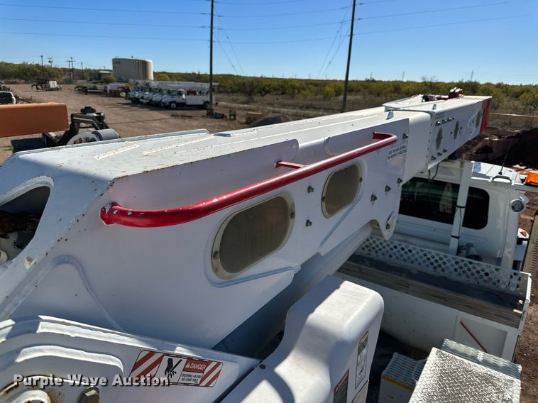 image for item DQ1558 2012 International WorkStar 7400  bucket truck