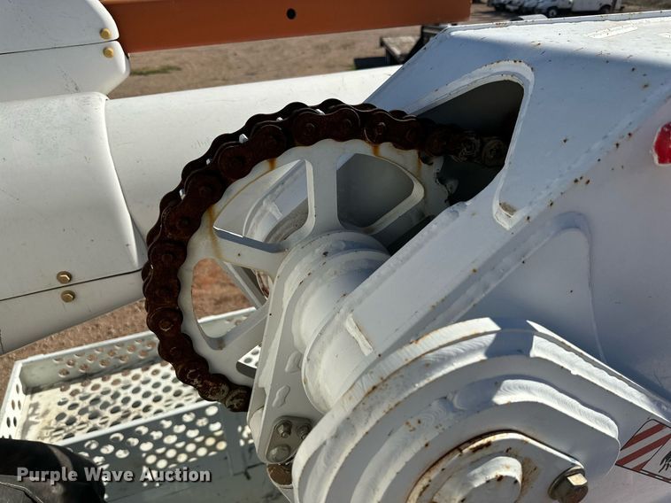 image for item DQ1558 2012 International WorkStar 7400  bucket truck