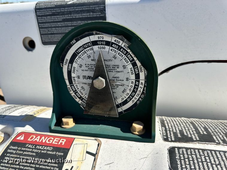 image for item DQ1558 2012 International WorkStar 7400  bucket truck