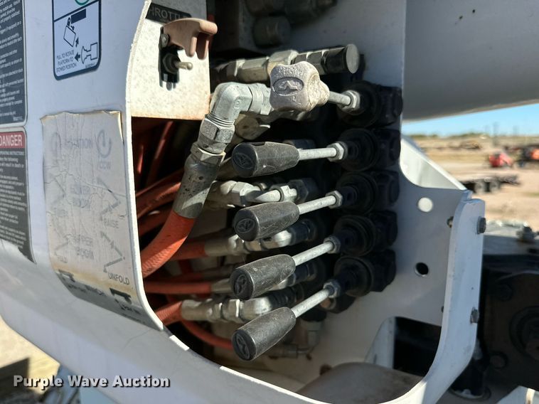 image for item DQ1558 2012 International WorkStar 7400  bucket truck