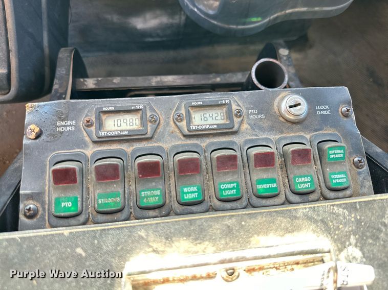 image for item DQ1558 2012 International WorkStar 7400  bucket truck