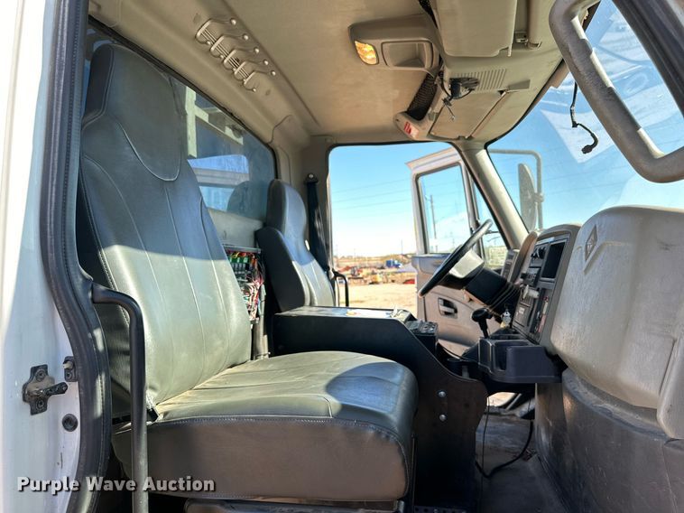 image for item DQ1558 2012 International WorkStar 7400  bucket truck