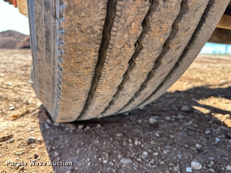 image for item DQ1558 2012 International WorkStar 7400  bucket truck