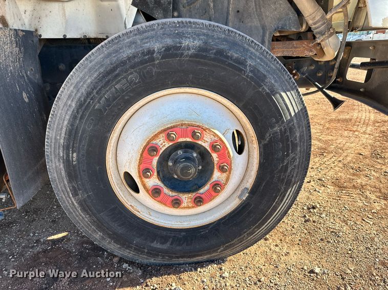 image for item DQ1558 2012 International WorkStar 7400  bucket truck