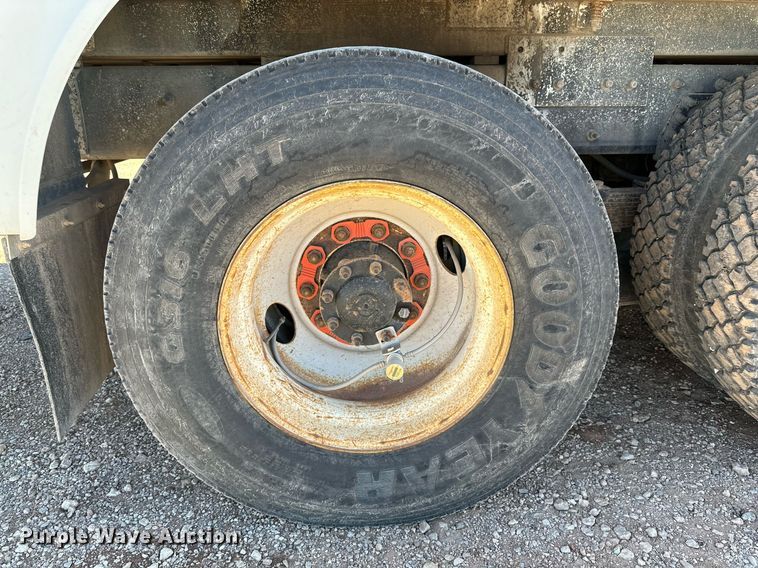 image for item DQ1558 2012 International WorkStar 7400  bucket truck