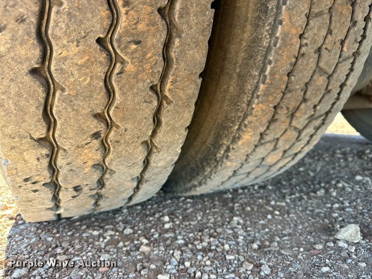 image for item DQ1558 2012 International WorkStar 7400  bucket truck