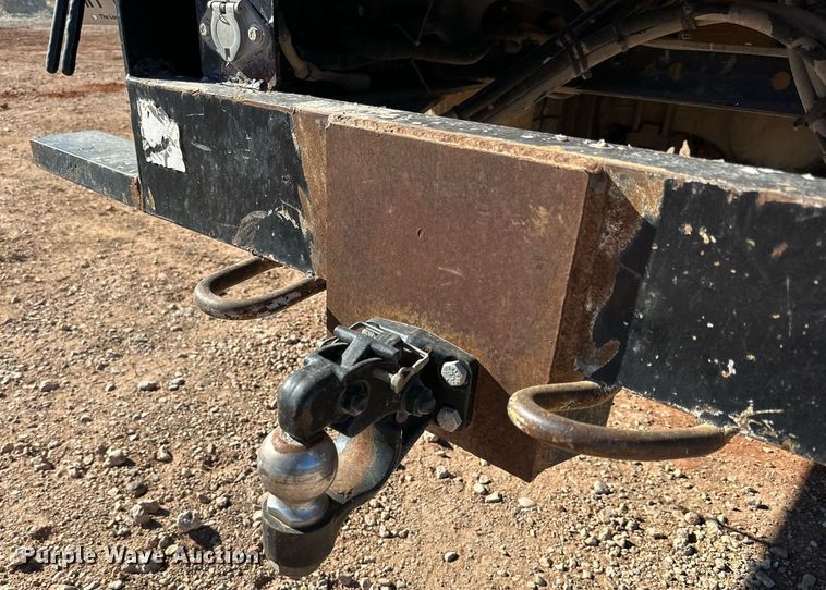 image for item DQ1559 2010 International DuraStar 4300  bucket truck