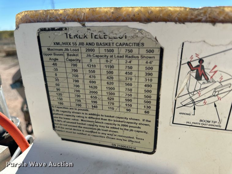 image for item DQ1559 2010 International DuraStar 4300  bucket truck