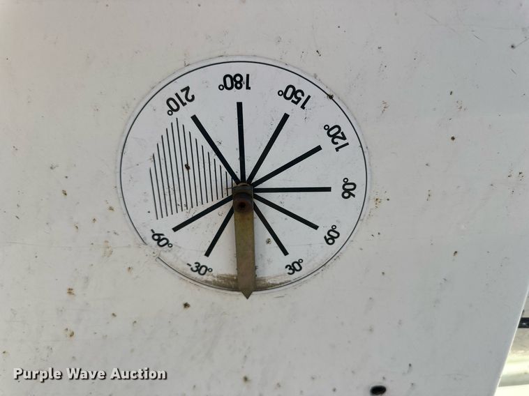 image for item DQ1559 2010 International DuraStar 4300  bucket truck