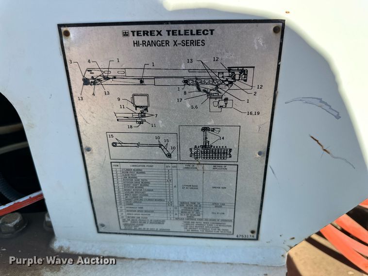 image for item DQ1559 2010 International DuraStar 4300  bucket truck