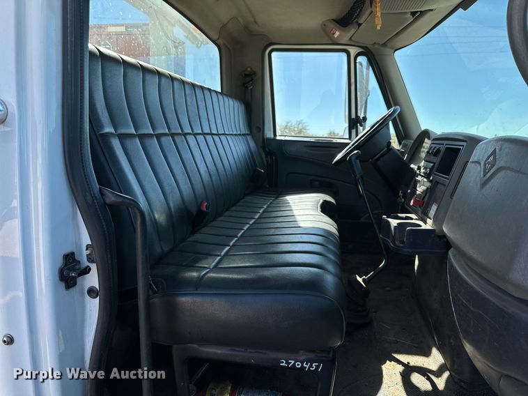 image for item DQ1559 2010 International DuraStar 4300  bucket truck