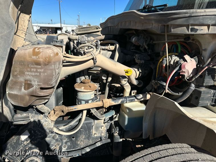 image for item DQ1559 2010 International DuraStar 4300  bucket truck