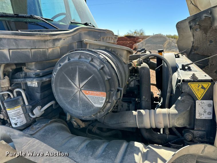 image for item DQ1559 2010 International DuraStar 4300  bucket truck