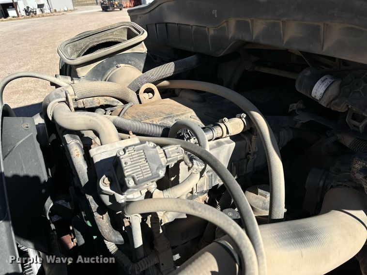 image for item DQ1559 2010 International DuraStar 4300  bucket truck