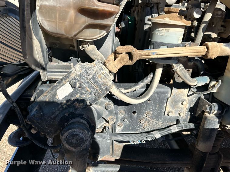 image for item DQ1559 2010 International DuraStar 4300  bucket truck