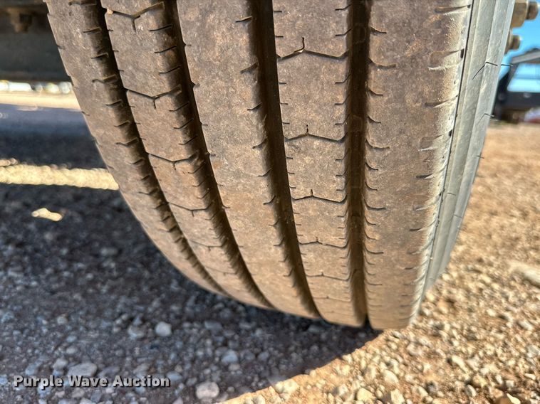 image for item DQ1559 2010 International DuraStar 4300  bucket truck