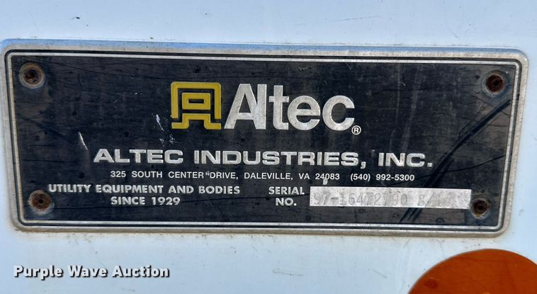 image for item DQ1560 2010 International DuraStar 4300  bucket truck