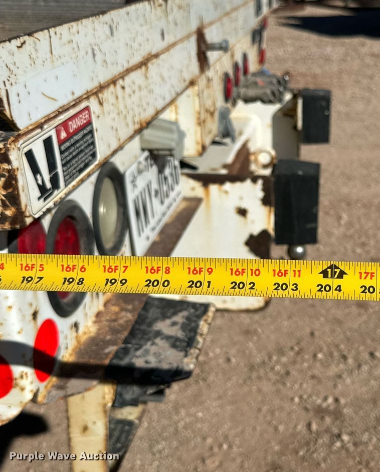 image for item DQ1560 2010 International DuraStar 4300  bucket truck