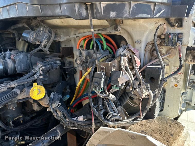 image for item DQ1560 2010 International DuraStar 4300  bucket truck