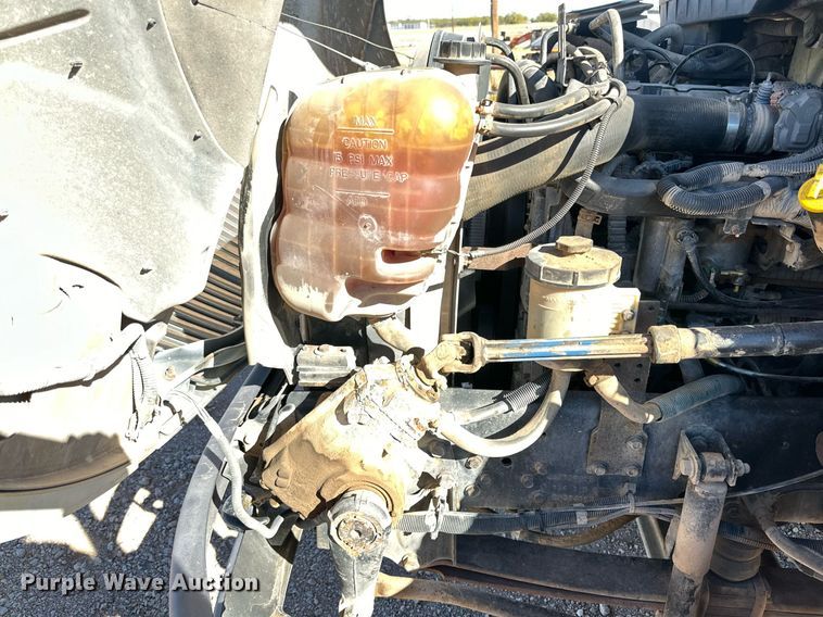 image for item DQ1560 2010 International DuraStar 4300  bucket truck