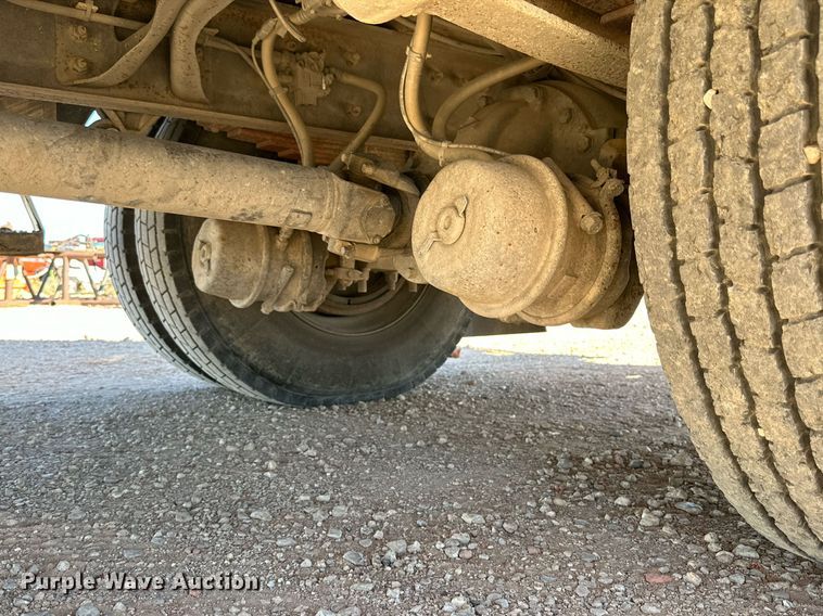 image for item DQ1560 2010 International DuraStar 4300  bucket truck