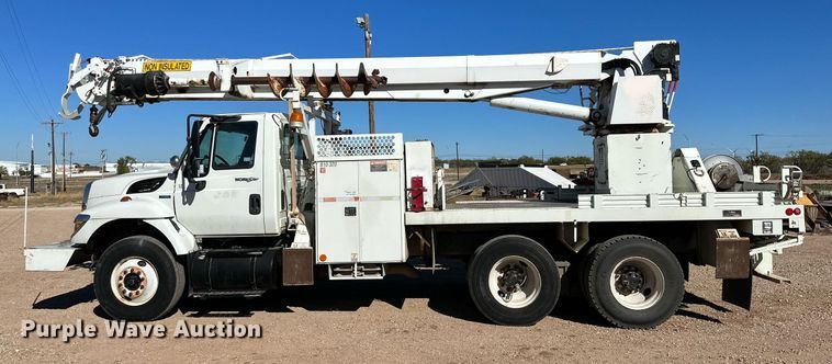 image for item DQ1561 2008 International WorkStar 7400  digger derrick truck