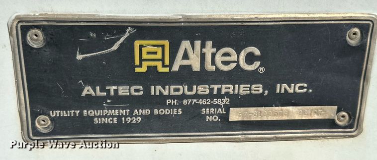 image for item DQ1561 2008 International WorkStar 7400  digger derrick truck