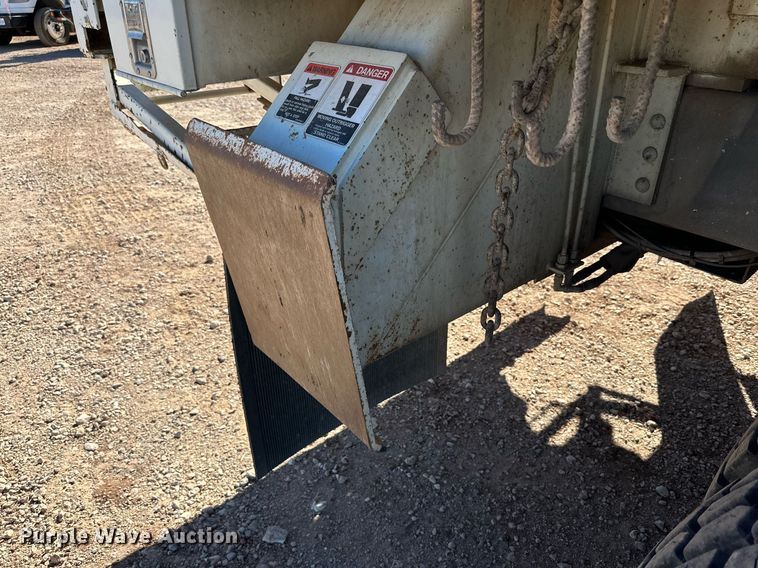 image for item DQ1561 2008 International WorkStar 7400  digger derrick truck