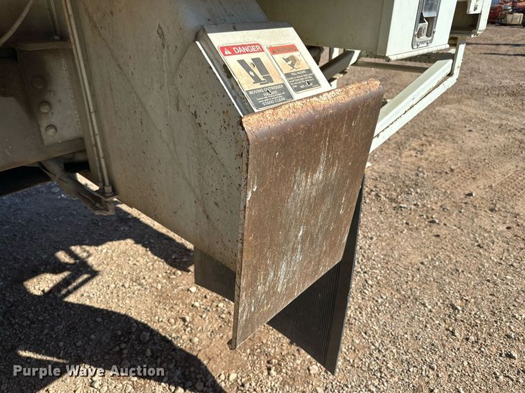 image for item DQ1561 2008 International WorkStar 7400  digger derrick truck