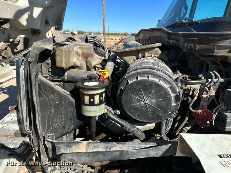 image for item DQ1561 2008 International WorkStar 7400  digger derrick truck