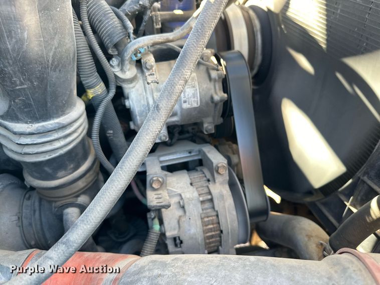 image for item DQ1561 2008 International WorkStar 7400  digger derrick truck