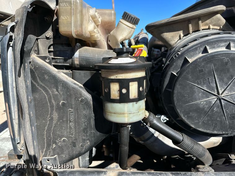 image for item DQ1561 2008 International WorkStar 7400  digger derrick truck