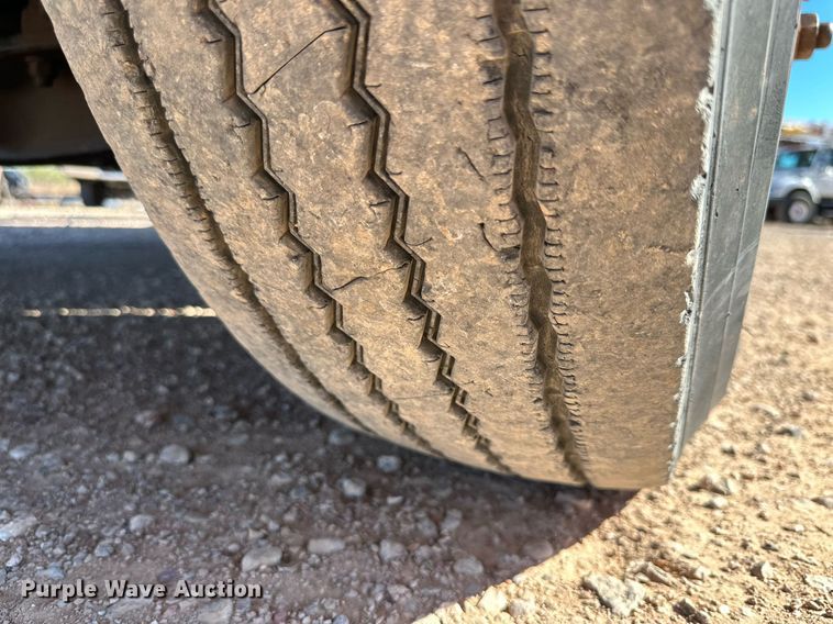 image for item DQ1561 2008 International WorkStar 7400  digger derrick truck